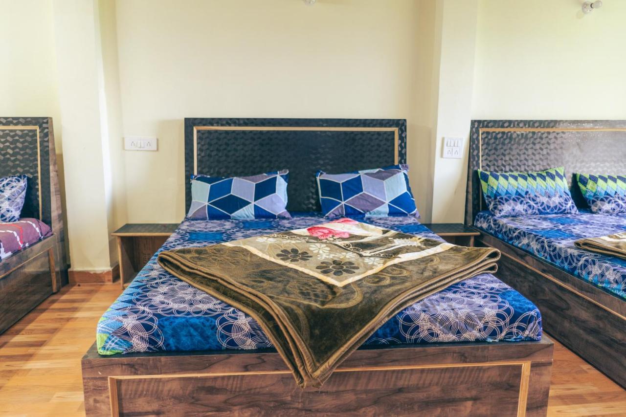 Midway Restaurants & Guest House Dhanaulti Exterior foto